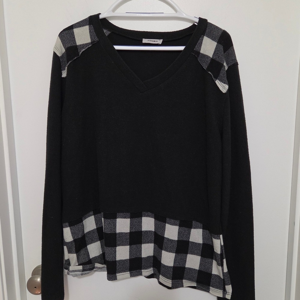 Adora Womens Black Buffalo Plaid V-Neck Long Sleeve Top Mixed Media Cozy Shirt